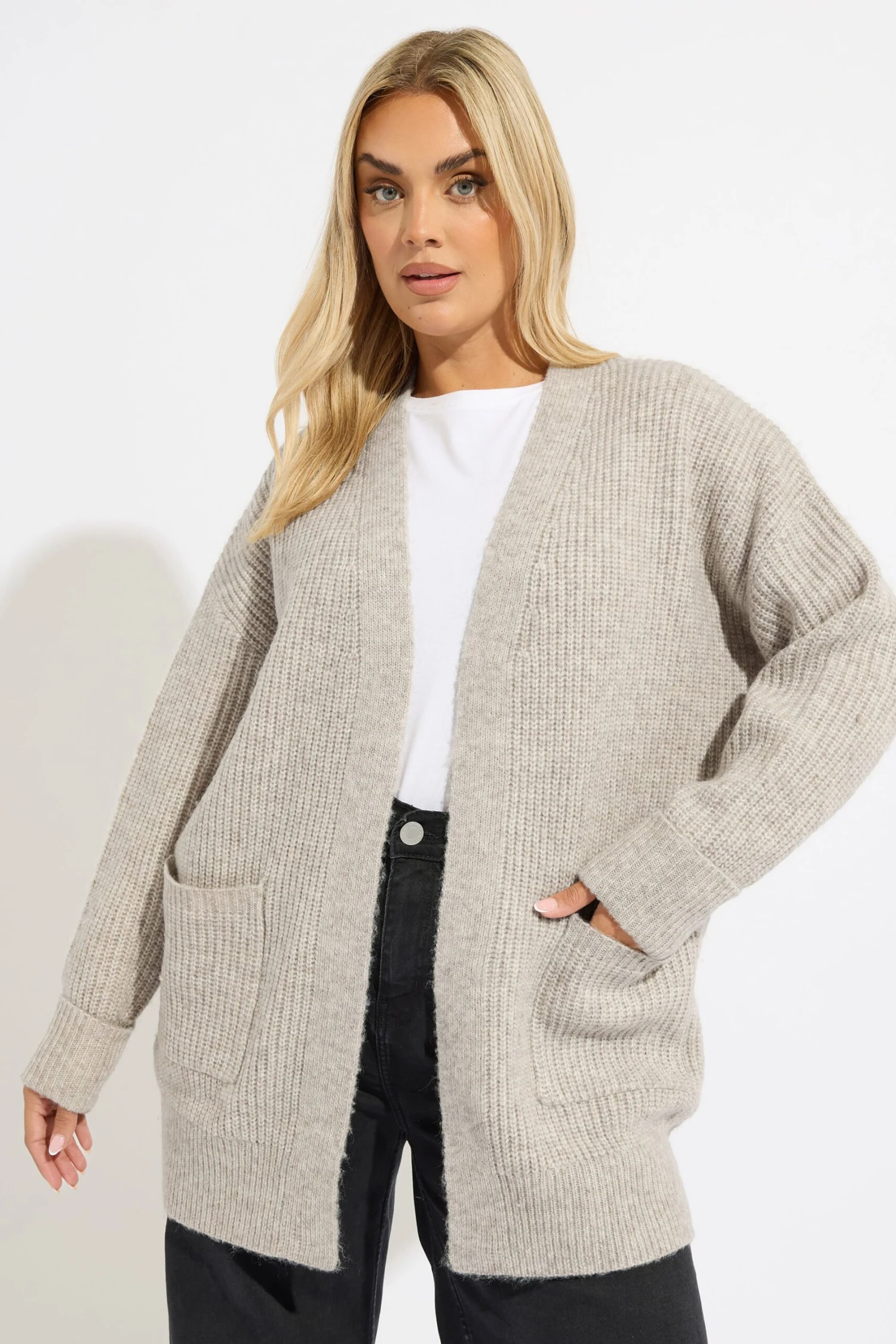 YOURS Curve Cardigan En Tricot Doux Au Toucher Marron Naturel 3 YOURS Curve Cardigan En Tricot Doux Au Toucher Marron Naturel