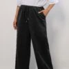 YOURS Curve Pantalon Large En Similicuir Noir -Evans Boutique 8c772267 f69c 46 310283 A