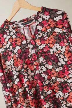EVANS Curve Orange Ditsy Floral Tie Neck Top 13 EVANS Curve Orange Ditsy Floral Tie Neck Top -Evans Boutique 8d101236 7f5d 4a 615711 P1