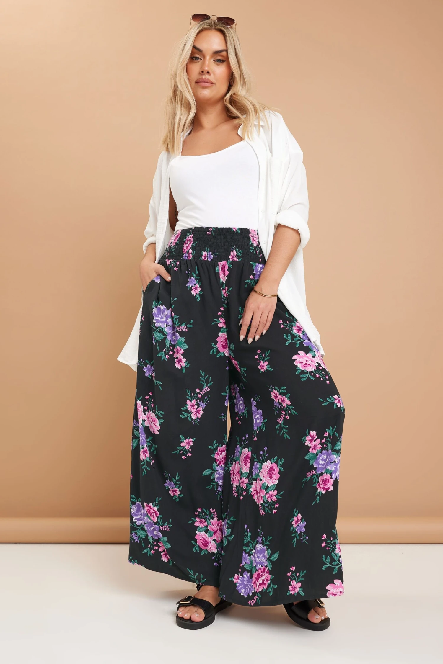 YOURS - Pantalon Plissé Wide Leg Noir & Rose Floral 4 YOURS - Pantalon Plissé Wide Leg Noir & Rose Floral – Image 2