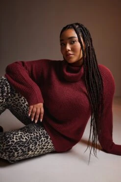 YOURS - Pull Col Roulé Bordeaux En Maille -Evans Boutique 8d14ca3b 5dec 46 280285 108