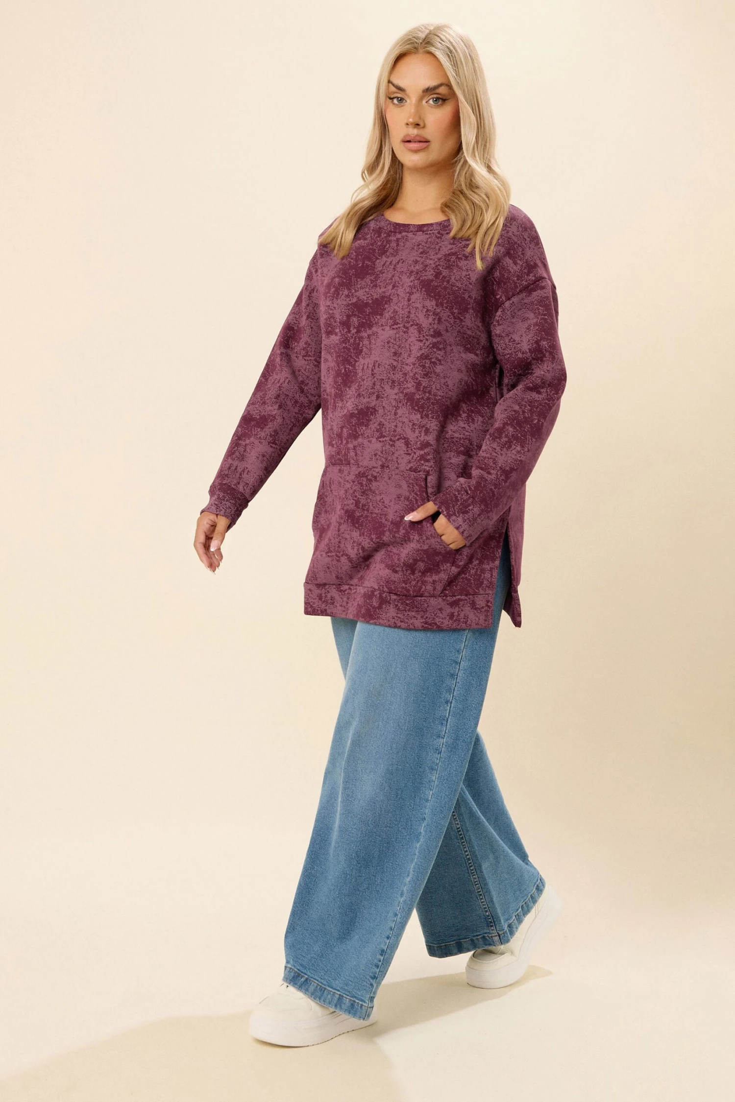 YOURS - Sweat-shirt à Poche Imprimé Abstrait Rouge 4 YOURS - Sweat-shirt à Poche Imprimé Abstrait Rouge – Image 2