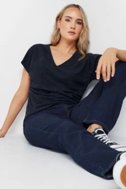 LTS Tall Blue Straight Leg Jeans 12 LTS Tall Blue Straight Leg Jeans -Evans Boutique 8fd128c7 9704 4e 351671 D