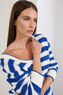 STAR Blue Knitted Stripe V-Neckline Jumper -Evans Boutique 8fdbb283 ea67 4b 110741 B