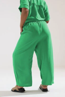YOURS Curve Pantalon Large Vert YOURS Curve à Taille Nouée 10 YOURS Curve Pantalon Large Vert YOURS Curve à Taille Nouée -Evans Boutique 91e75871 3cac 4f 175242 C