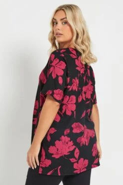 YOURS - Top Rouge & Noir Floral Texturé Manches Courtes 9 YOURS - Top Rouge & Noir Floral Texturé Manches Courtes -Evans Boutique 93403eb3 083f 49 303741 C
