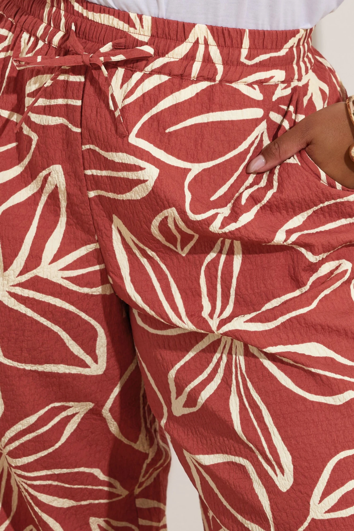 YOURS - Pantalon Jupe-Culotte Rouille Texturé Floral 6 YOURS - Pantalon Jupe-Culotte Rouille Texturé Floral – Image 4