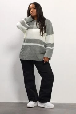 YOURS - Pull Gris & Crème à Rayures En Maille -Evans Boutique 93fc9f65 8c8d 4e 280482 B