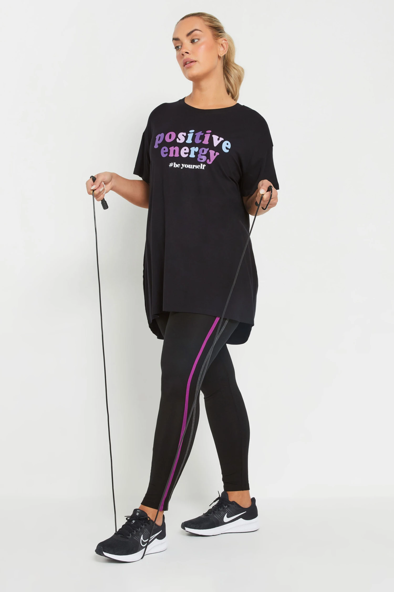 YOURS ACTIVE - Top Noir 'Positive Energy' Manches Courtes 7 YOURS ACTIVE - Top Noir 'Positive Energy' Manches Courtes – Image 5