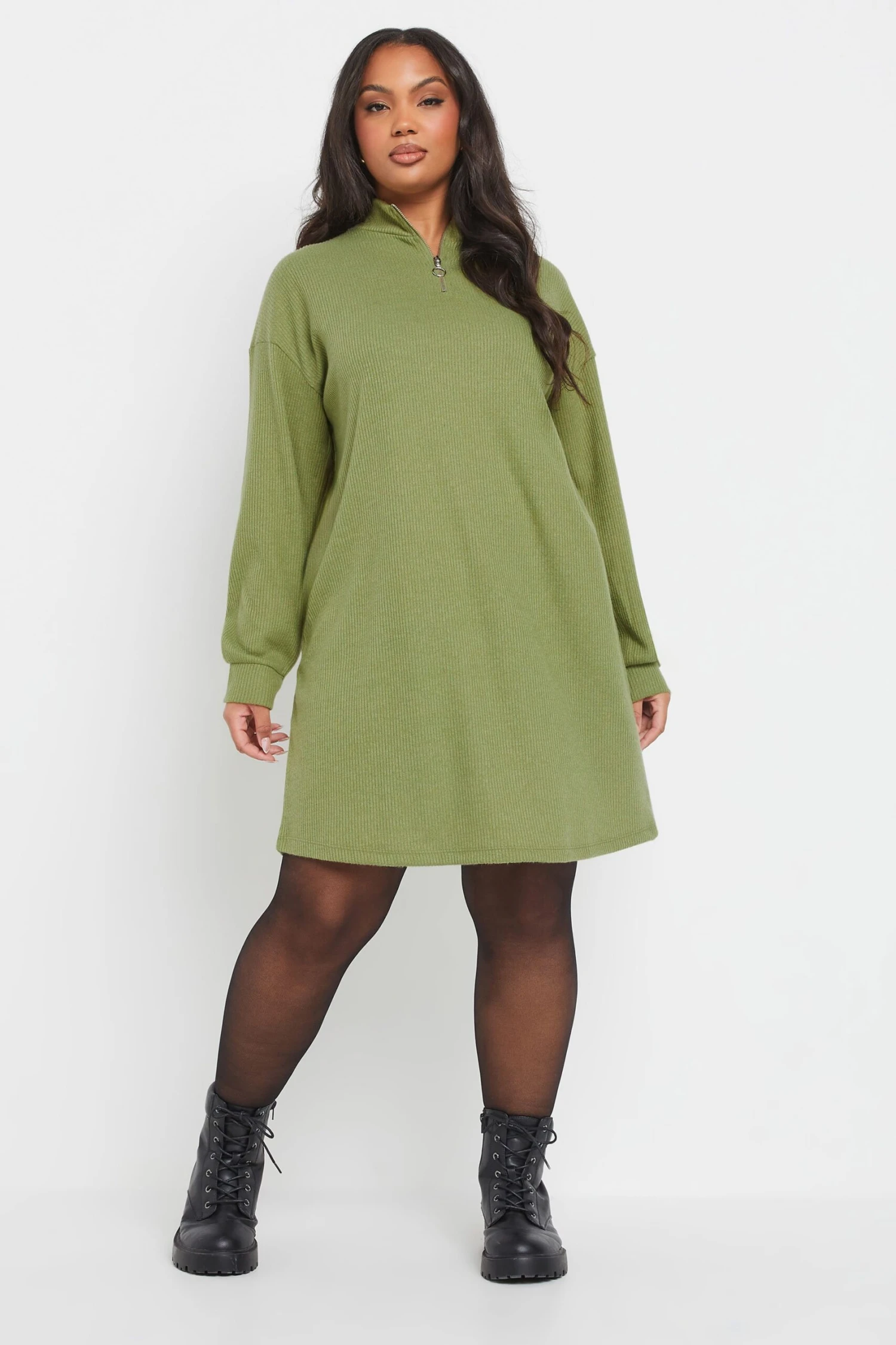 YOURS Curve Robe Pull Côtelée Verte à Col Zippé 4 YOURS Curve Robe Pull Côtelée Verte à Col Zippé – Image 2