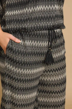 YOURS - Pantalon Wide Leg Noir Zig Zag Métallique -Evans Boutique 968b7437 6121 4a 310129 D