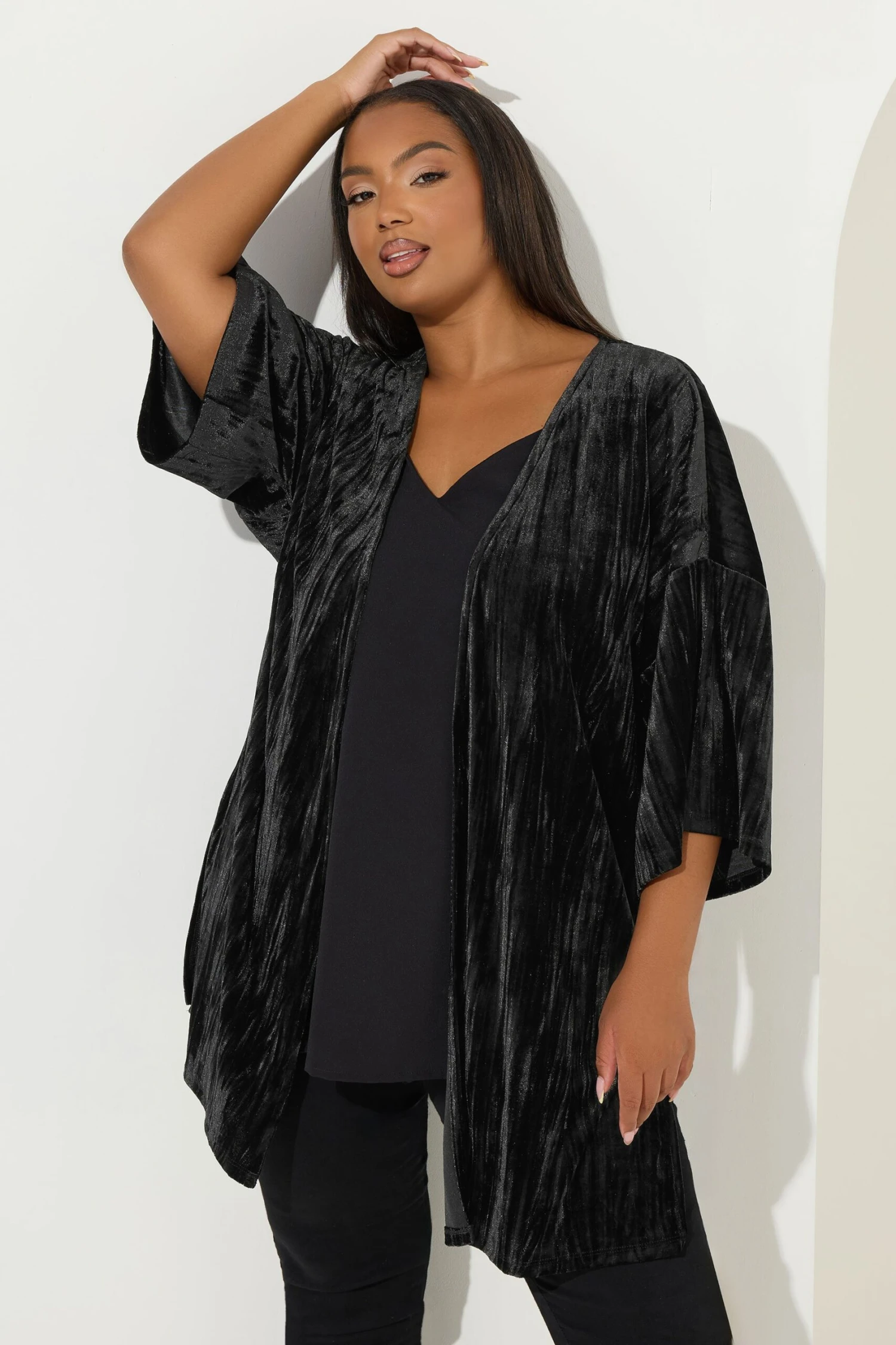 YOURS Curve Cardigan Kimono En Velours écrasé Noir 3 YOURS Curve Cardigan Kimono En Velours écrasé Noir