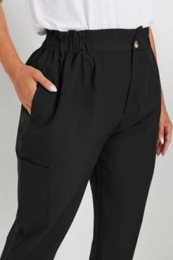 YOURS - Pantalon Cargo Noir Taille Plissé Coupe Droite -Evans Boutique 97971d1c 0176 48 143877 D