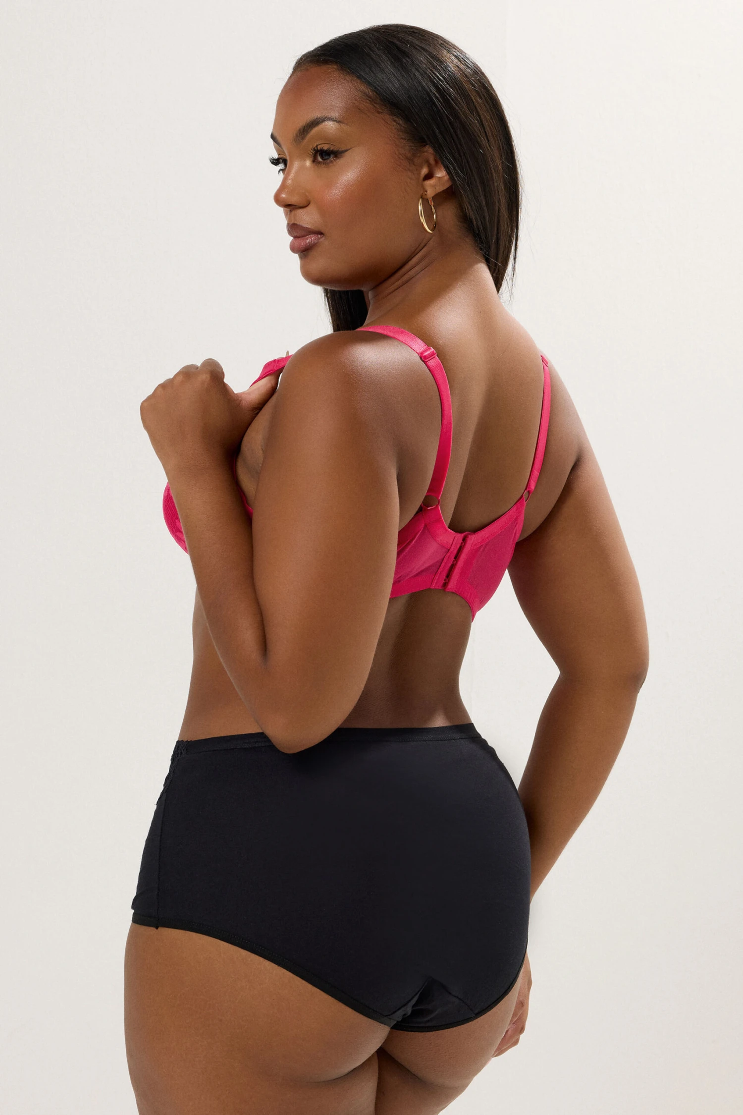 YOURS - LOT DE 2 Soutiens-gorge à Armatures En Dentelle Rose Et Noire 7 YOURS - LOT DE 2 Soutiens-gorge à Armatures En Dentelle Rose Et Noire – Image 5