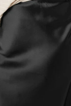 EVANS Curve Black Satin Slip-On Midi Skirt 11 EVANS Curve Black Satin Slip-On Midi Skirt -Evans Boutique 98b7663a b1f8 47 615676 D