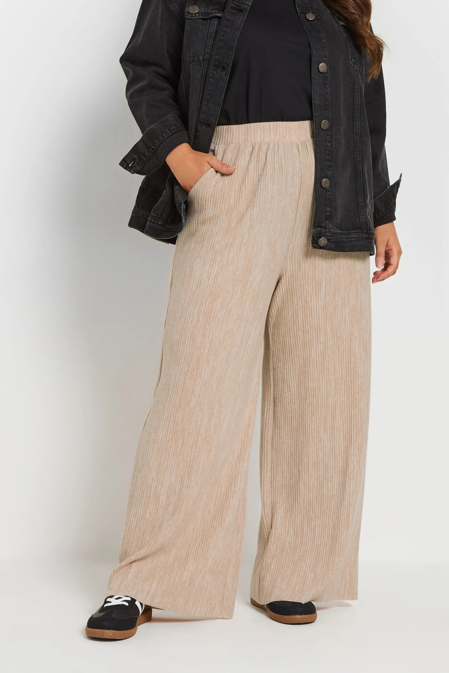 YOURS - Pantalon Wide Leg Beige Plissé à Poches 3 YOURS - Pantalon Wide Leg Beige Plissé à Poches