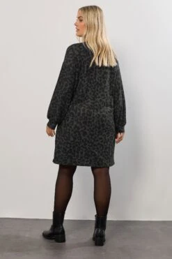 YOURS Curve Robe Pull Douce Au Toucher à Motif Léopard Gris -Evans Boutique 9948666e 79d9 4c 285058 C