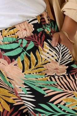 YOURS - Pantalon Wide Leg Noir Design Multi Tropical 11 YOURS - Pantalon Wide Leg Noir Design Multi Tropical -Evans Boutique 995848ea 9425 4d 143724 D