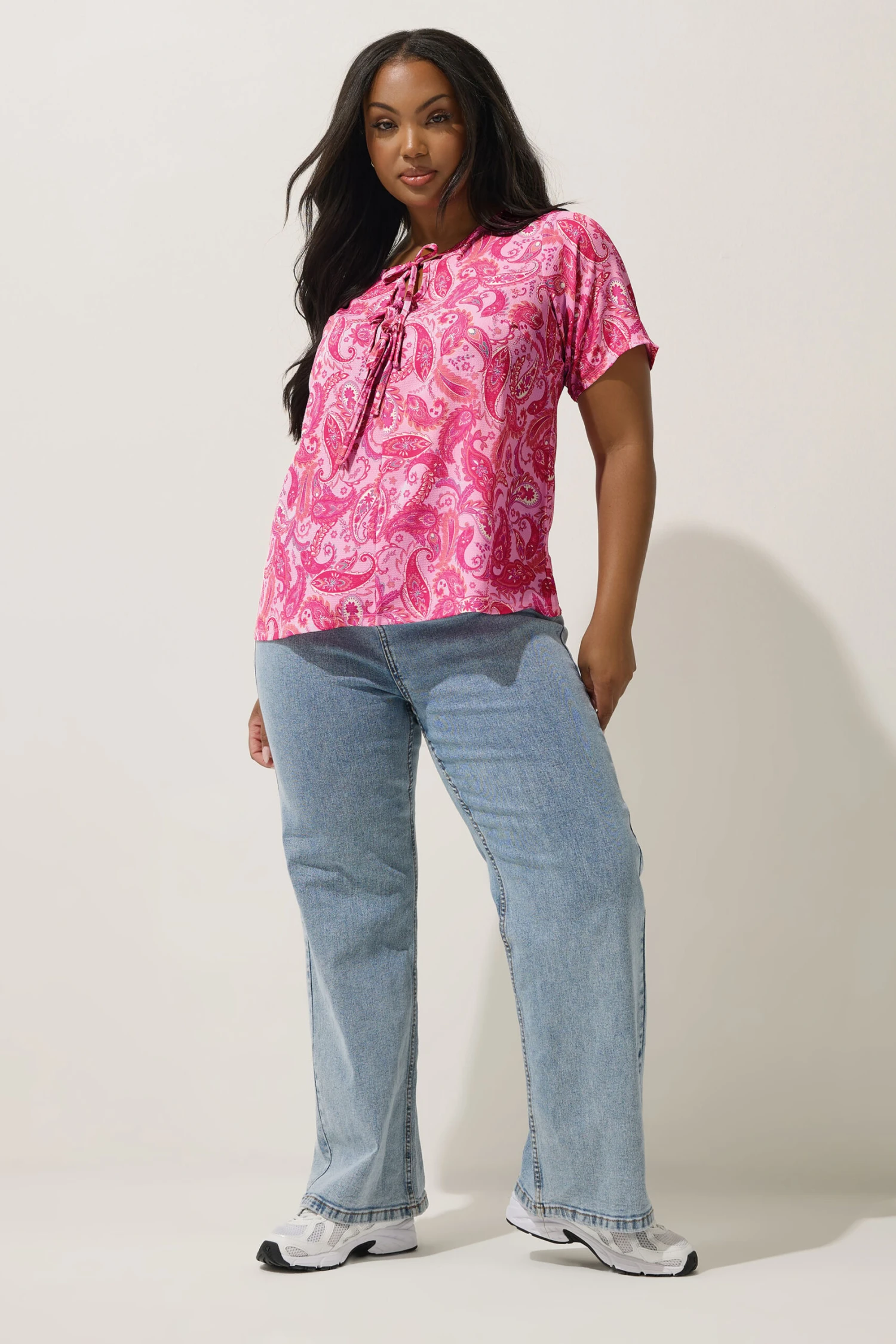 LIMITED COLLECTION Chemisier Curve Rose à Motif Cachemire Et Nœud Papillon Sur Le Devant 4 LIMITED COLLECTION Chemisier Curve Rose à Motif Cachemire Et Nœud Papillon Sur Le Devant – Image 2