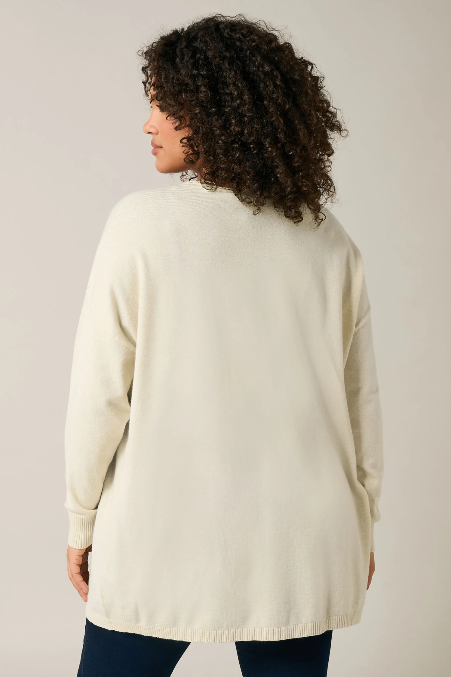 EVANS Curve Cream Pocket Front Knitted Jumper 6 EVANS Curve Cream Pocket Front Knitted Jumper – Image 4