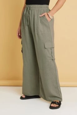YOURS - Pantalon Wide Leg Cargo Vert Kaki En Lin 11 YOURS - Pantalon Wide Leg Cargo Vert Kaki En Lin -Evans Boutique 9b0334a7 671d 4b 310017 B