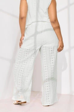 YOURS - Pantalon Blanc Wide Leg En Lin Broderie Anglaise -Evans Boutique 9c4a07c7 aa4c 4d 310060 C