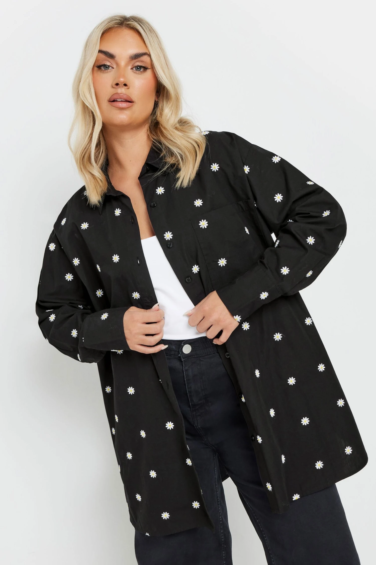 YOURS - Chemisier Noir Brodé Pâquerettes 4 YOURS - Chemisier Noir Brodé Pâquerettes – Image 2