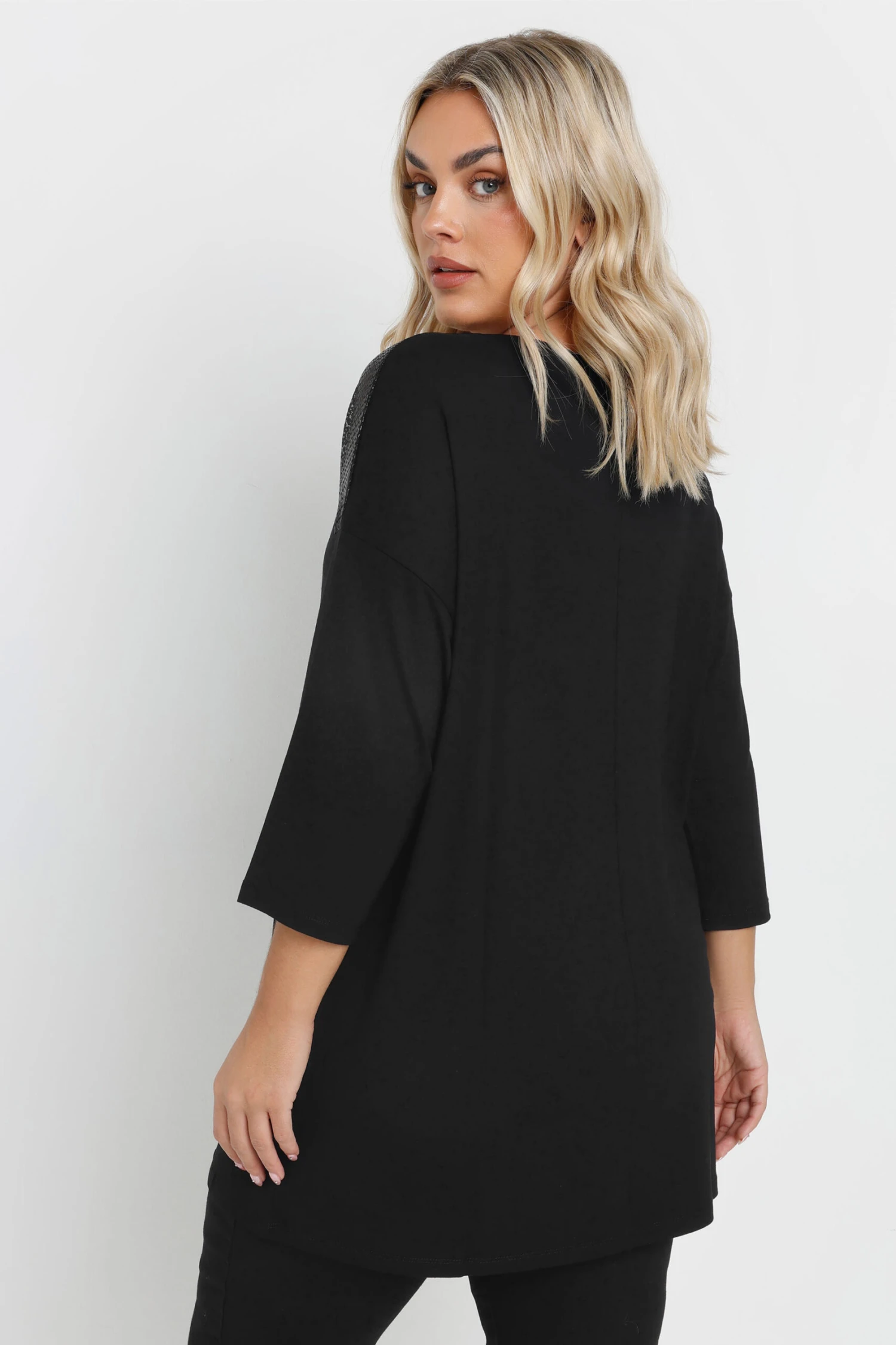 YOURS - Top Noir Manches Courtes à Sequins 4 YOURS - Top Noir Manches Courtes à Sequins – Image 2