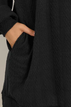 YOURS Curve Robe Pull Noire En Maille Torsadée 10 YOURS Curve Robe Pull Noire En Maille Torsadée -Evans Boutique 9ea01a4f 0fa2 43 304444 D