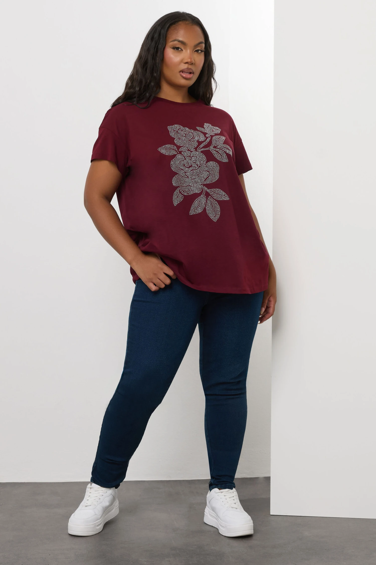 YOURS - Top Bordeaux Empiècement Floral Clouté 5 YOURS - Top Bordeaux Empiècement Floral Clouté – Image 3