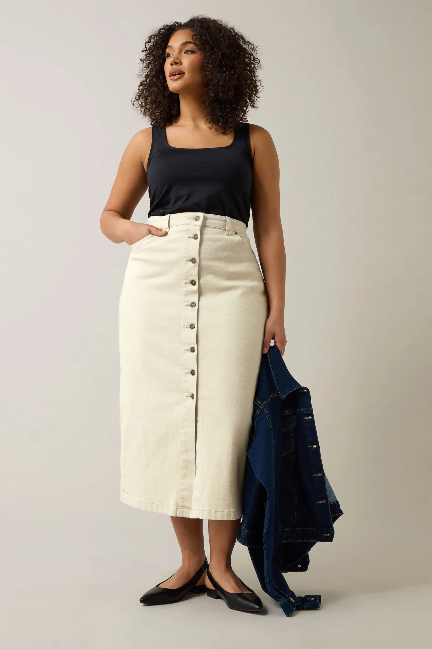 EVANS Curve Cream Button Through Denim Maxi Skirt 5 EVANS Curve Cream Button Through Denim Maxi Skirt – Image 3