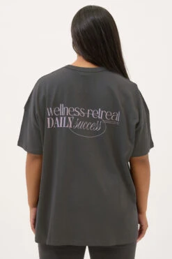 YOURS ACTIVE - Top Gris Charbonneux Oversize 'Wellness Retreat' 11 YOURS ACTIVE - Top Gris Charbonneux Oversize 'Wellness Retreat' -Evans Boutique 9fc9321a 7fe1 49 149423 C