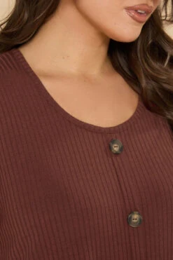 YOURS - Top Marron Clair Nervuré Volanté Manches Courtes 10 YOURS - Top Marron Clair Nervuré Volanté Manches Courtes -Evans Boutique a03445f1 a365 43 322590 D