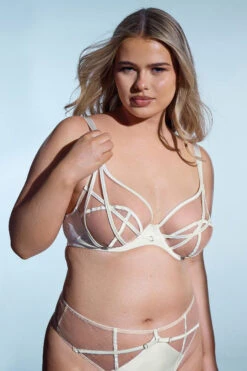 PLAYFUL PROMISES Soutien-gorge à Armatures Blanc Ramona Illusion Strap