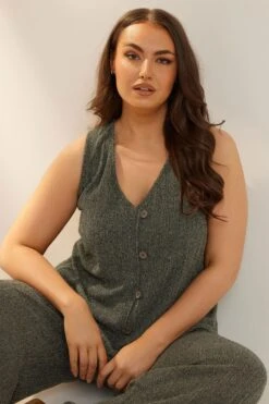 YOURS - Top Sans Manches Vert Kaki Texturé Boutonné 10 YOURS - Top Sans Manches Vert Kaki Texturé Boutonné -Evans Boutique a2bf7d29 fb34 43 322413 D