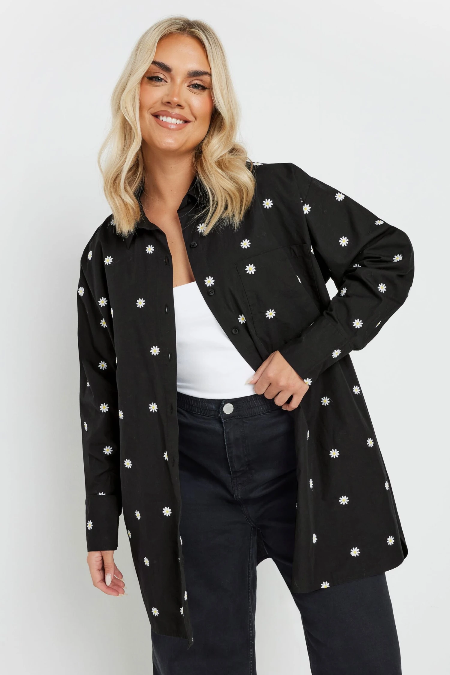 YOURS - Chemisier Noir Brodé Pâquerettes 5 YOURS - Chemisier Noir Brodé Pâquerettes – Image 3