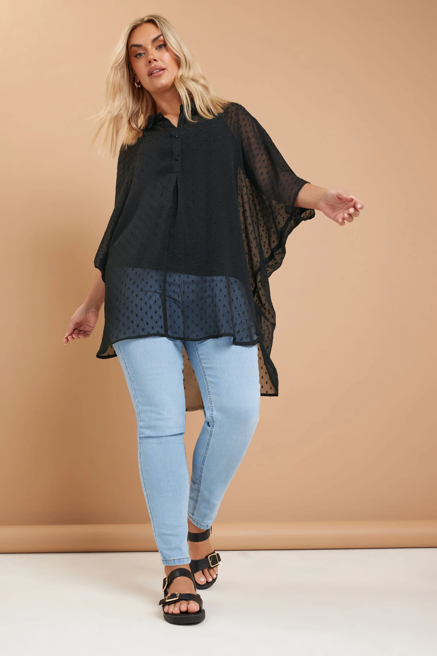 YOURS - Chemisier Oversize Noir Texturé à Pois En Filet 4 YOURS - Chemisier Oversize Noir Texturé à Pois En Filet – Image 2