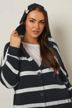 YOURS Curve Maxi Cardigan à Capuche à Rayures Noires 10 YOURS Curve Maxi Cardigan à Capuche à Rayures Noires -Evans Boutique a46cc20a 7644 45 304058 D