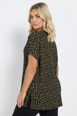 YOURS - Top Noir Manches Courtes Design Pois 9 YOURS - Top Noir Manches Courtes Design Pois -Evans Boutique a4b1e27d 4c46 4c 303671 C