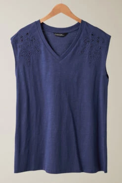 EVANS Curve Navy Blue Broderie Anglaise Vest Top 12 EVANS Curve Navy Blue Broderie Anglaise Vest Top -Evans Boutique a5a92775 aba1 40 616175 P
