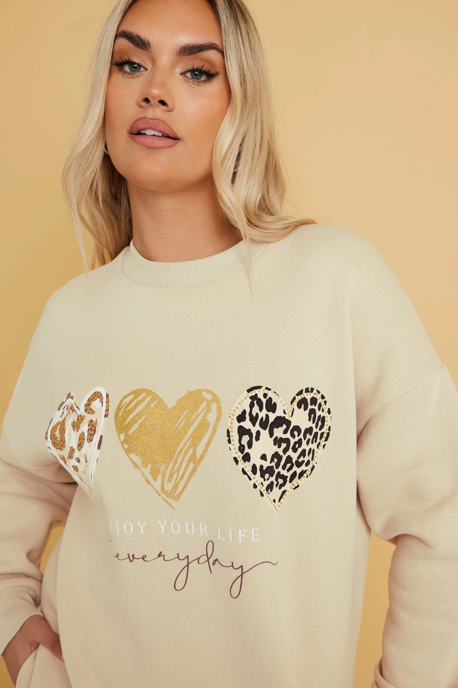 YOURS - Robe-Pull Crème Coeurs Léopard Manches Longues 6 YOURS - Robe-Pull Crème Coeurs Léopard Manches Longues – Image 4