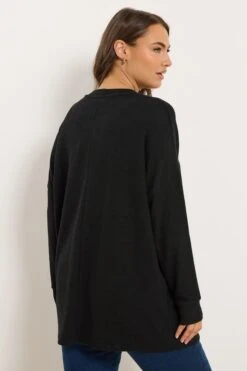 YOURS Curve Pull De Noël Fantaisie à Paillettes Noires Et Flocons De Neige 9 YOURS Curve Pull De Noël Fantaisie à Paillettes Noires Et Flocons De Neige -Evans Boutique a6355c6b 317d 42 285080 C