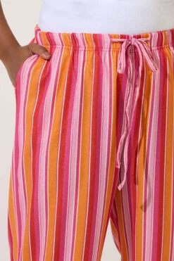 LIMITED COLLECTION Pantalon Large à Rayures Rouges Et Orange -Evans Boutique a6d2777b 83b8 4b 216801 D