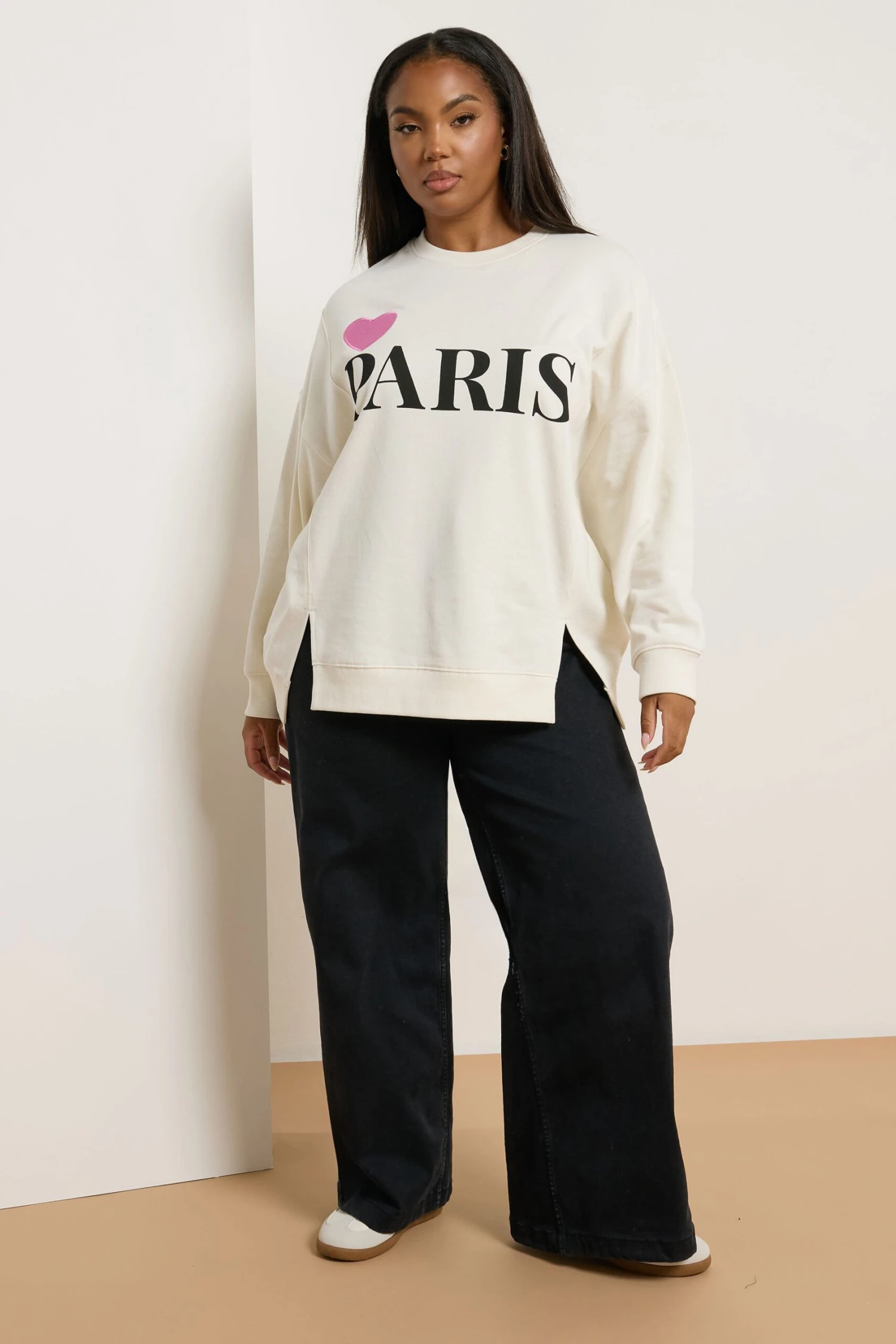 YOURS Curve Sweat-shirt Crème « Paris » Cœur 3 YOURS Curve Sweat-shirt Crème « Paris » Cœur