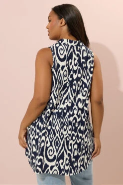 YOURS - Chemisier Bleu Marine Texturé Imprimé Abstrait 9 YOURS - Chemisier Bleu Marine Texturé Imprimé Abstrait -Evans Boutique a8b02ced ea7b 4f 322678 C