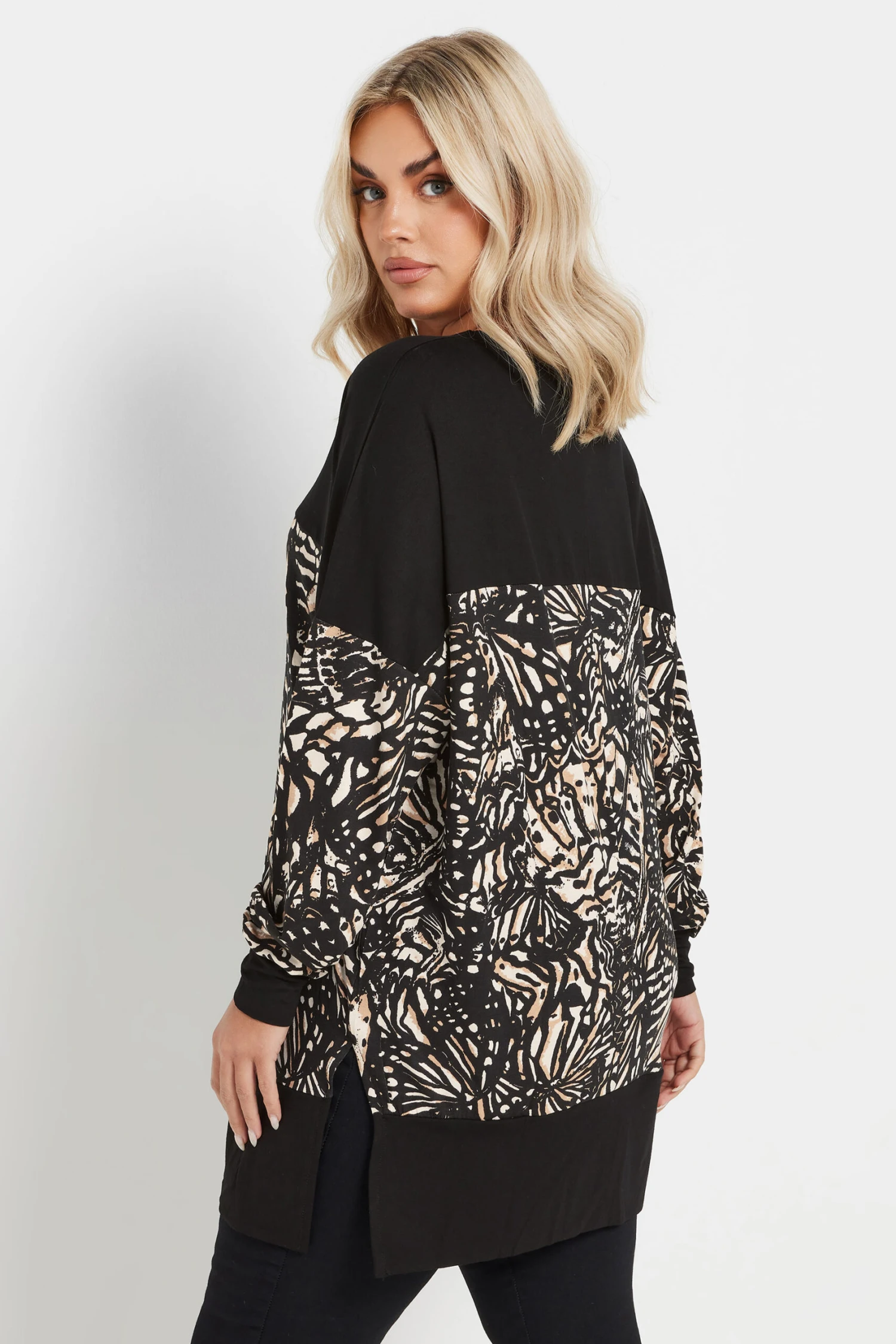 YOURS - Top Noir & Crème Manches Longues 5 YOURS - Top Noir & Crème Manches Longues – Image 3