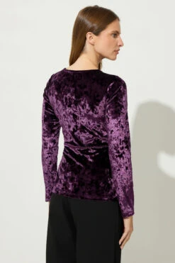 STAR Purple Velvet Button Detail Top 9 STAR Purple Velvet Button Detail Top -Evans Boutique a8ffa98e 6871 4f 110743 C