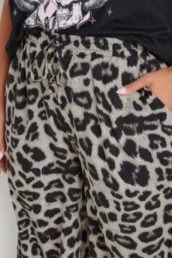 YOURS - Pantalon Gris Design Léopard Coupe Wide Leg -Evans Boutique a9429622 4cd8 43 143964 D