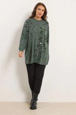 YOURS Curve Pull Clouté à Imprimé Léopard Vert 8 YOURS Curve Pull Clouté à Imprimé Léopard Vert -Evans Boutique aa5b58a3 52d3 4e 285057 B