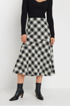 LTS Tall Black Check Print Tiered Midaxi Skirt 10 LTS Tall Black Check Print Tiered Midaxi Skirt -Evans Boutique aaaf3fc4 58ce 4f 354265 C